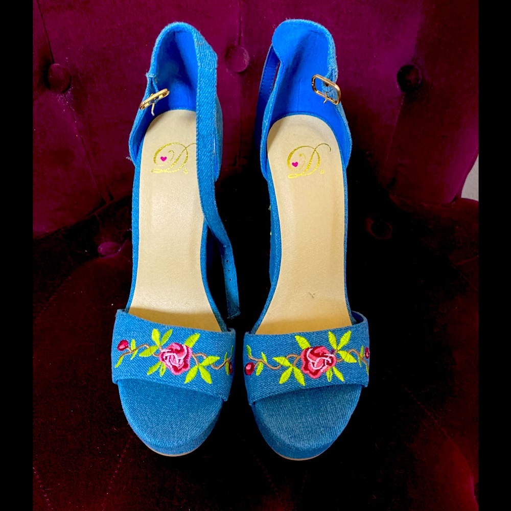 Sandal High Hells - image 1